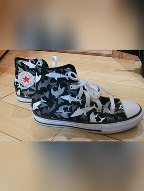Converse Kids' Chuck Taylor All Star High Top Sneakers - Black/White Shark Print